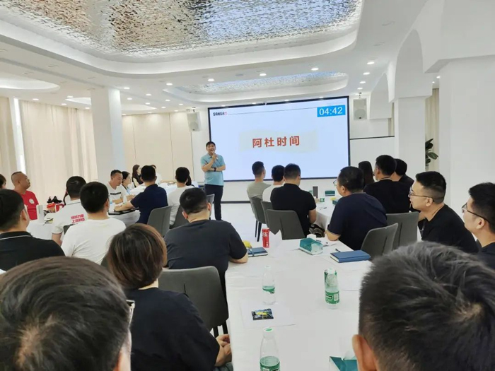 上嘉物流凝心聚力戰巔峰